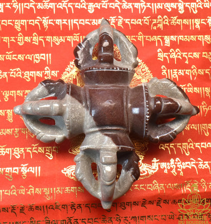 Double Dorje Vajra taillé dans une pierre sacrée Shiva Lingam La Magie du Bouddha.