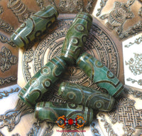Perles Tibétaines Dzi à sept yeux verts. La Magie du Bouddha.