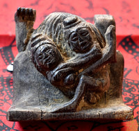 Statuette érotique ancienne de la déesse Mae Nang Pim – Sculpture tribale en bois brut La Magie du Bouddha.
