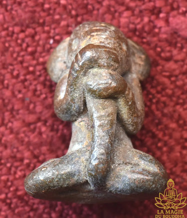 Amulette ancienne Phra Pikanet Pidta en bronze du Cambodge La Magie du Bouddha.