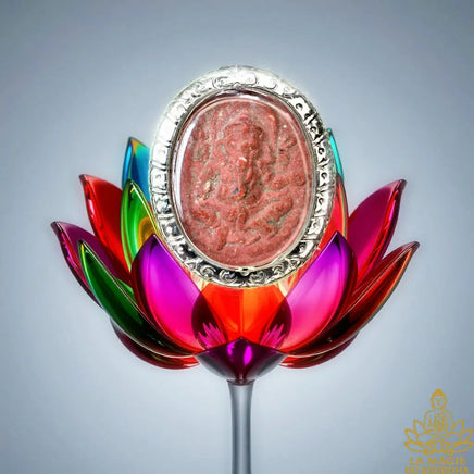 Amulette Phra Phikanet Ganesha en poudre sacrée rouge - Utthayan Phra Phikanet La Magie du Bouddha.