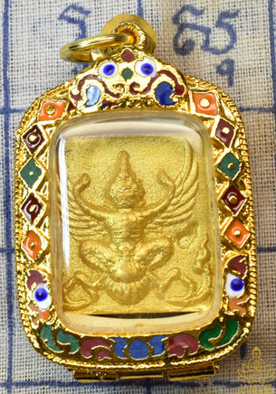 Amulette dorée Garouda Phraya Krut Bandan Chok - Très Vénérable Luang Phor Ong Thitathammo. La Magie du Bouddha.