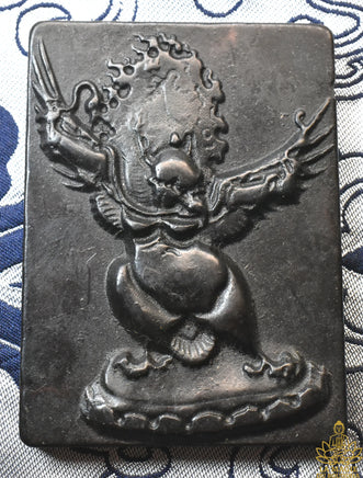 Plaque sacrée Garouda – Pierre noire magnétique sculptée (Tibet/Mongolie) La Magie du Bouddha.