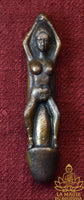 Grand talisman Palat Kick érotique ancien en cuivre avec femme nue La Magie du Bouddha.