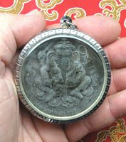 Grande Amulette de Phra Pikanet et du Très Vénérable Luang Phor Thuat.