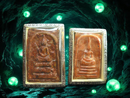 Grandes amulettes Phra Somdej en pierre relique Phratat Namthan. La Magie du Bouddha.