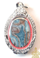 Pendentif en pierre sacrée hin phratat bleue de Khao Sam Roi Yot La Magie du Bouddha.