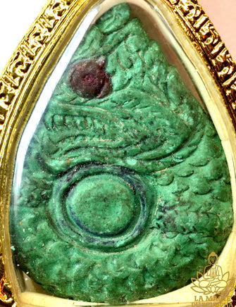 Amulette Nâga verte du sanctuaire de Kham Chanot La Magie du Bouddha.