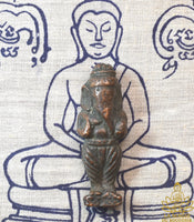 Amulette ancienne Cambodgienne de Ganesh debout en cuivre La Magie du Bouddha.