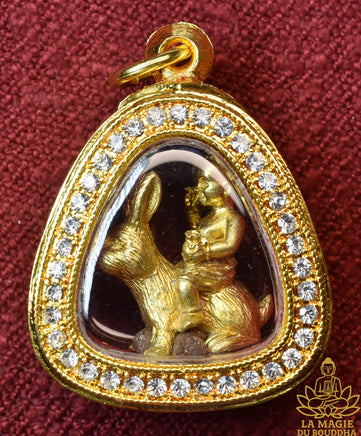 Amulette Khuman Thong Jao Khun Riak Sap Roon Raek sur lapin - Wat Phangdan Khuankhanun (2023) La Magie du Bouddha.