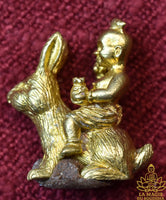 Amulette Khuman Thong Jao Khun Riak Sap Roon Raek sur lapin - Wat Phangdan Khuankhanun (2023) La Magie du Bouddha.