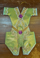 Tenue thaïlandaise traditionnelle pour Khuman Thong
