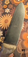 Couteau ancien de boucher à manche en bois – Années 1950–1960 La Magie du Bouddha.