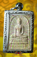 Belle amulette multicolore du Bouddha noir Luang Phor Dam - Wat Lat Sing. – Image d'Amulette Bouddhiste | Amulette Magique