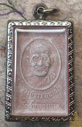 Amulette Phra Puttha Santisuk (Luang Phor Khao Analayo, Wat Barn Khao Bor, 2006) La Magie du Bouddha.