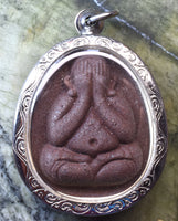 Puissante amulette Phra Pidta – Série limitée du 88ᵉ anniversaire de Luang Phor Koon (2011)