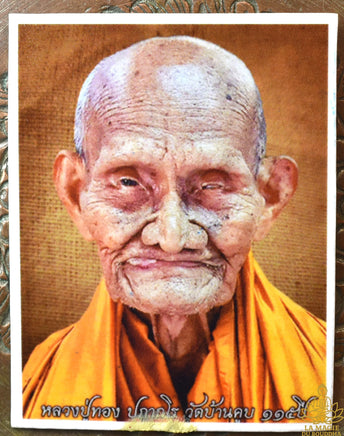 Perle alchimique de longévité Kai-Mook Heng Kwam Yeun-Yao – Très Vénérable Luang Phor Thong (Wat Barn Khup, 2020) La Magie du Bouddha.