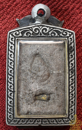 Amulettes anciennes Luang Phor Thuat (jaune et noire) – bénies en 1994 par Phra Ajarn Nong (Wat Sai Khaw) La Magie du Bouddha.