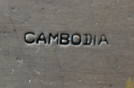 Reliques de Luang Phor Suwang dans un pot Angkor Wat – Amulette, perles sacrées et fil Sai-Sin béni La Magie du Bouddha.