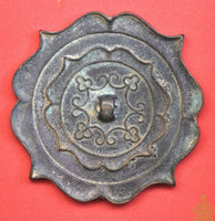 Miroir Töli rituel de chaman – Artisanat mongol contemporain en bronze patiné La Magie du Bouddha.