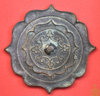 Miroir Töli rituel de chaman – Artisanat mongol contemporain en bronze patiné La Magie du Bouddha.