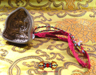 Moules à Tsa Tsa Tibétaines traditionnels en bronze : Manjushri, Chenrezi, Amitayus, Namgyalma et Gourou Rinpoché. La Magie du Bouddha.