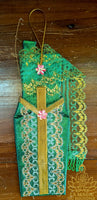 Robes thaïlandaises d’offrande pour déités et esprits féminins