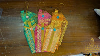 Robes thaïlandaises d’offrande pour déités et esprits féminins