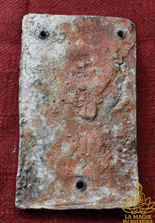 🙏🏽 Ancienne tablette votive bouddhiste Dvaravati en métal gris - Wat Phra Pathom Chedi La Magie du Bouddha.