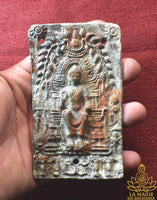 🙏🏽 Ancienne tablette votive bouddhiste Dvaravati en métal gris - Wat Phra Pathom Chedi La Magie du Bouddha.