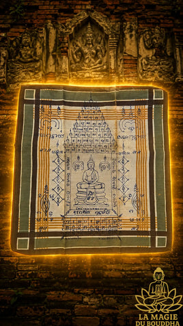 Tissus sacré Thaï Pa-yant ancien du Wat Ban Na Theptharam (imprimé sur mouchoir) La Magie du Bouddha.