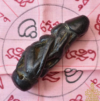 Ancienne amulette Palat Kick érotique en bois noir sculpté – Pièce rituelle ancienne de fertilité et de charme