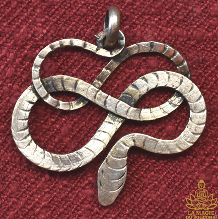 🐍 Pendentif artisanal népalais serpent entrelacé en alliage d'argent La Magie du Bouddha.
