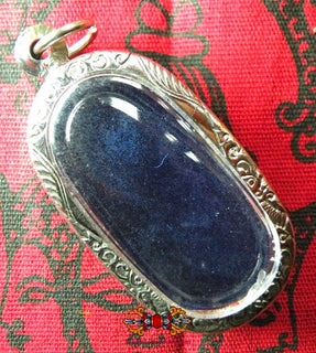 Grand pendentif Thaï en verre alchimique bleu Met Rae. La Magie du Bouddha.