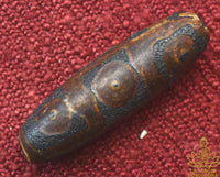 Perle sacrée tibétaine Dzi ancienne à neuf yeux La Magie du Bouddha.