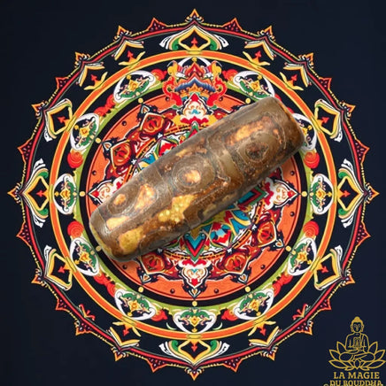 Perle sacrée tibétaine Dzi à neuf yeux en agate ancienne début XXe siècle La Magie du Bouddha.