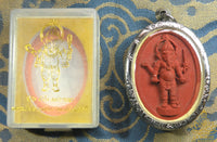 Amulette Phra Pikanet debout – Série limitée Samrit Samret Somphratana (Wat Phra Pathom Chedi, 2025)