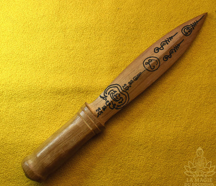 Dagues rituelles thaï Meedh Moh en bois sacré Mae Mongkhon – Lignée de Luang Phor Doem La Magie du Bouddha.