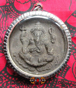 Grande amulette de Ganesh et du Bouddha Luang Phor Yaï - Vénérable Phra Mahasurasak Atisako. La Magie du Bouddha.