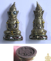 Puissantes amulettes Phra Ngang - Vénérable Ajarn Winyu du Wat Thalat Thaï.