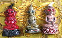 Puissantes amulettes Phra Ngang - Vénérable Ajarn Winyu du Wat Thalat Thaï.