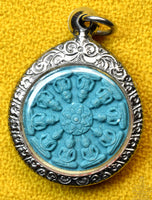 Amulette bleue Phra Sanghajai et Roue de Bouddhas – Wat Chedi Hoï – 2002