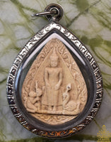 Amulette Phra Pang Pah Leelai – Wat Champa Lo (Angthong) – 2e édition 2010 La Magie du Bouddha.