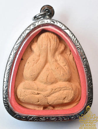 📿 Grande amulette protectrice Phra Pidta en terre crue réalisée par un ermite Phra Siwali La Magie du Bouddha.