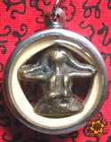 Amulette Thaï ancienne Phra Pidta Mahahut en bronze.