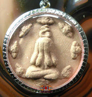 Grandes amulettes Phra Pidta à quatre bras consacrées en 2008 par le Vénérable LP Jerm du Wat Hoï Rak (Nakhon Sri Thammarat).