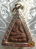 Amulette thai du bouddha protecteur phra pidta. 