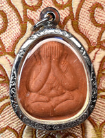 🛡️ Amulette protectrice Phra Pidta Udomsap (Roon Modnee) – Wat Werurachin La Magie du Bouddha.