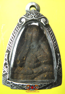 Précieuse amulette Phra Pidta Modhnee en cintranami - Wat Chong Lom. La Magie du Bouddha.