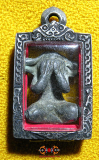 Amulette ancienne Phra Pidta - Très Vénérable Phra Ajarn Iad Dam. La Magie du Bouddha.